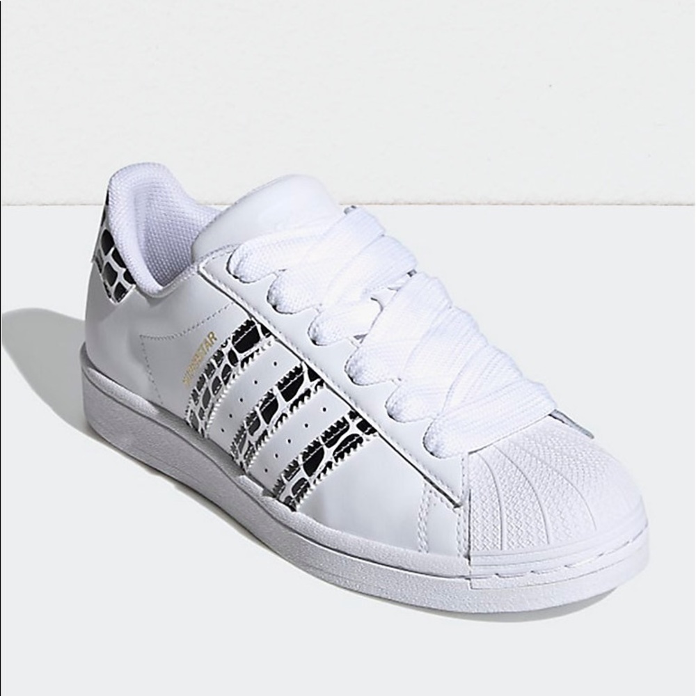 Men’s Adidas Superstar❤️‍🔥! Size 9